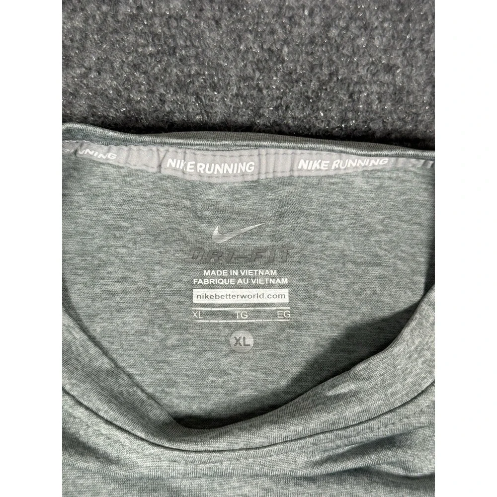 Nike Pro Training Shirt Mens Small Gray Gym Hiking Running‎ Stretch Swoosh EUC